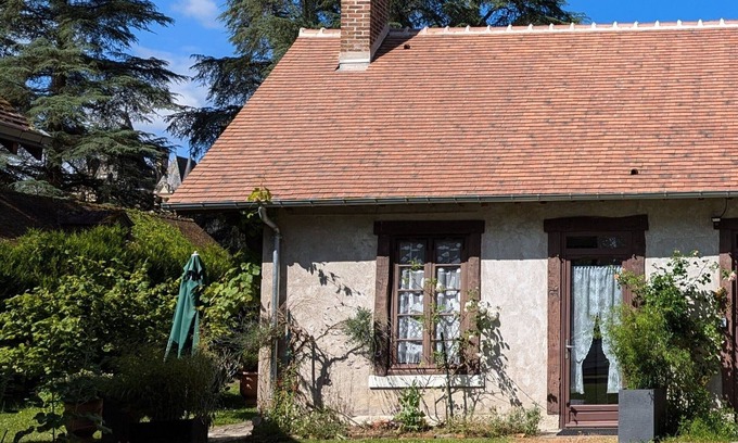 Ligny-le-Ribault Cabaña | Estudio renovado en Sologne con jardín privado, ideal para 2 personas