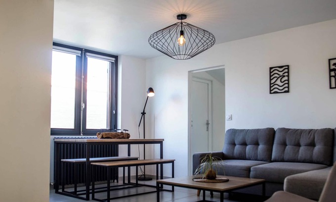 Villenave-d'Ornon Casa | Renovated T6 house with garden near transport