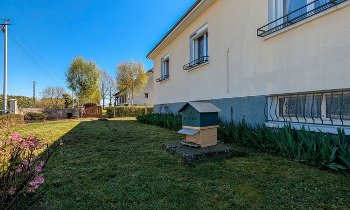 Argy Cabaña | Casa renovada en Argy: jardín privado, garaje y sala de juegos