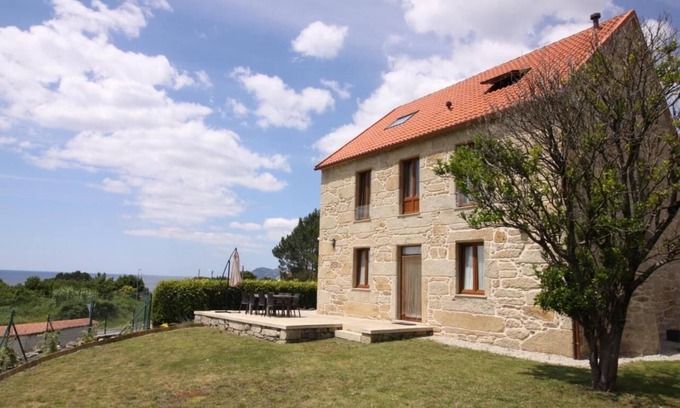 Muros Casa | Renoviertes Steinhaus 5 Minuten vom Strand für Familien und Freunde