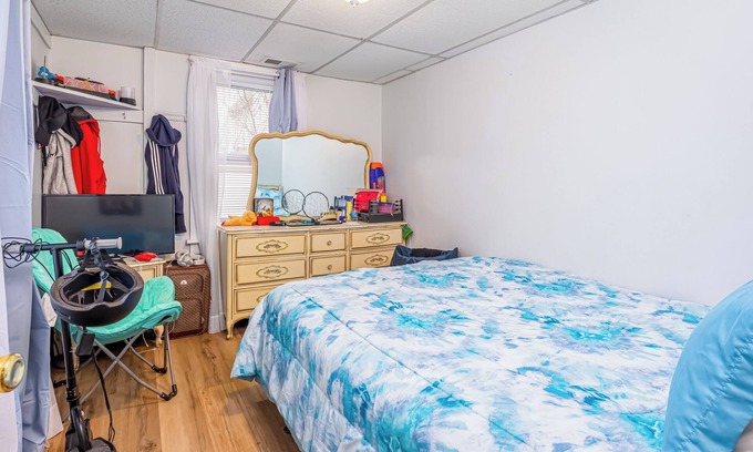Wildwood Casa | Rent 21 + 3 bedroom home 1 block from beach 5 minute walk to convention center!!