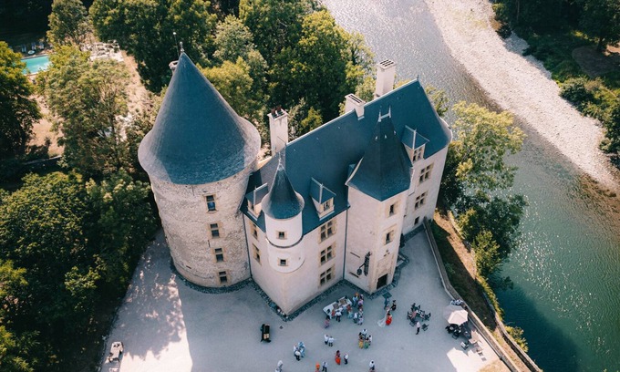 Saint-Martory Villa | Alquila un castillo francés único para tus vacaciones familiares.