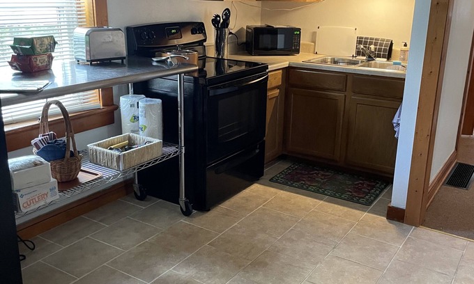Williamsport Apartamento | Rent by the month ,fully furnished.Centrally located, cozy & clean.