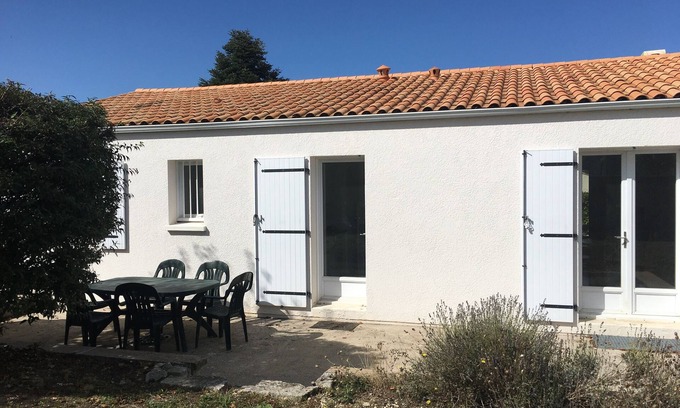 Nieul-sur-Mer Casa | Rent detached house with enclosed garden, near La Rochelle, Ile de Ré