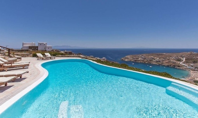 Plintri Villa | Rent holiday Villas on Mykonos Greece