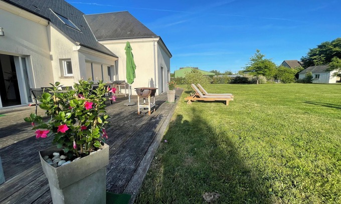 Yevres Casa | Rent large house