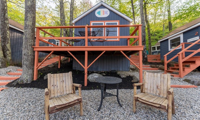 Alton Bay Cabina | Rent Vacanza Cabins Sleeps 37 Perfect for retreats, weddings and more!