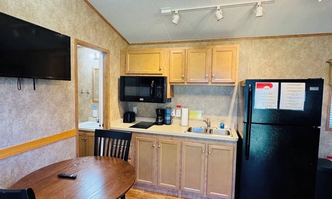 Wisconsin Dells Cabina | Rental Cabin #305 w/Queen bed