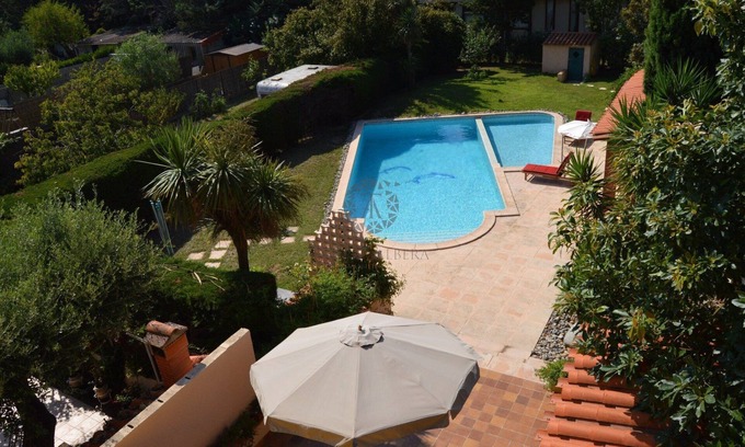 Elne Casa | Amplia casa con piscina a 10 min de las playas.