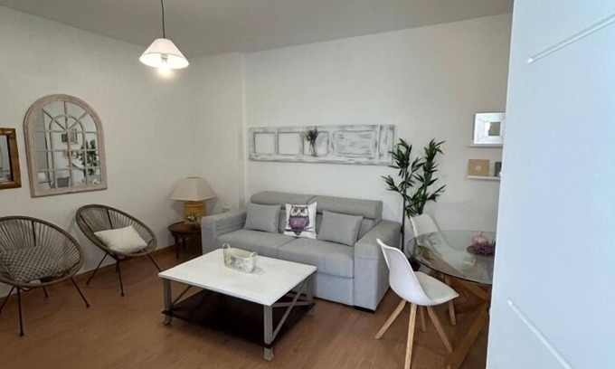 Santa Marina Apartamento | Rental unit in Córdoba · 1 bedroom · 3 beds · 1 bath