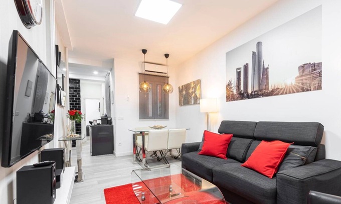 Imperial Apartamento | Rentalis Madrid Río | Moderno apartamento junto a Madrid Río con parking