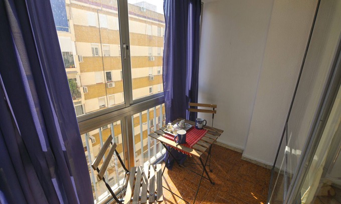 Leon XIII-Los Naranjos Apartamento | RentalSevilla Luminoso apartamento 3 dormitorios