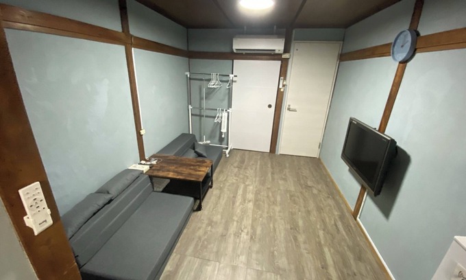 Ibaraki Casa | Renting an entire 2-story house! 12 minutes walk from the nearest station. Excellent access to Osaka and Kyoto/Kobe. Excellent shopping facilities nearby. Accommodates up to 6 people. For long-term stays!