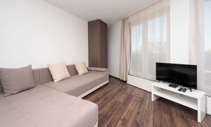 Borek Fałecki Zachod Apartamento | RentPlanet - Apartament Mireckiego