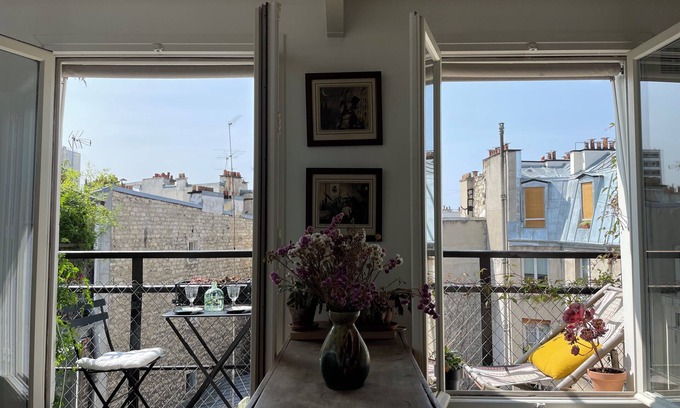 Quartier de la Folie-Mericourt Casa | Republic Goncourt industrial loft