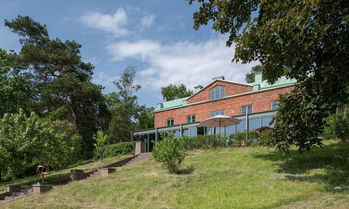 Vaxholm Municipality Villa | Residence Allsjönsro, lake plot in Vaxholm
