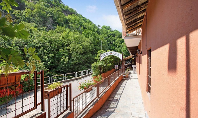 Civate Apartamento | Residencia Appartamento Londra' con vistas a la montaña, balcón y Wi-Fi