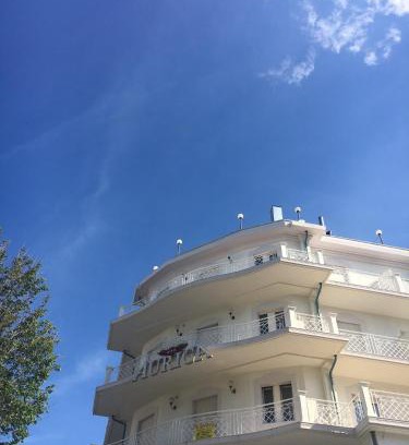 Rivazzurra Apartamento | Residence Auriga