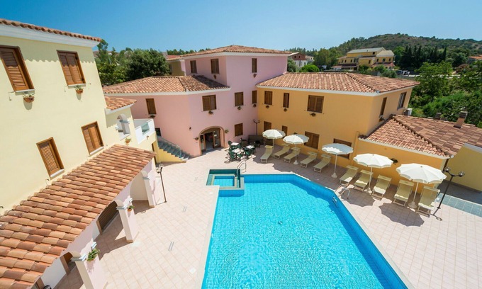 Orosei Apartamento | Residence in Orosei with 2 bedrooms sleeps 6