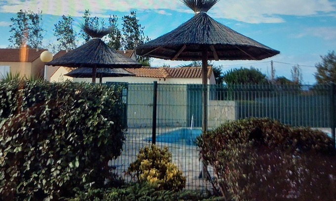 Marseillan Casa | Residence "les marines d'helios" house with outdoor parking and swimming pool