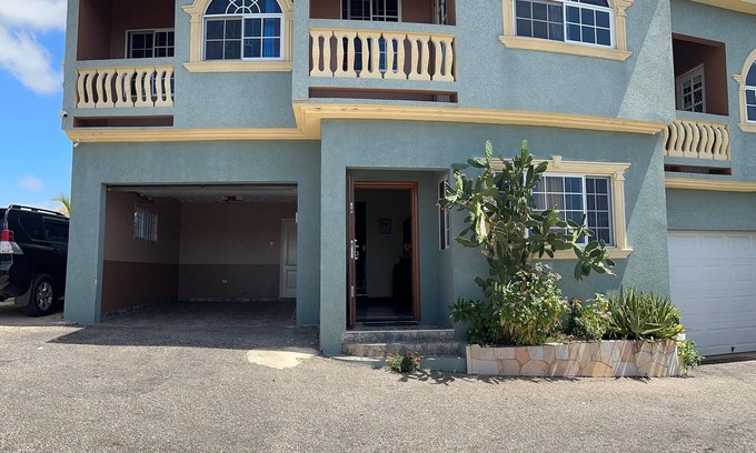 Christiana Casa | Residence of Clandon Ridge