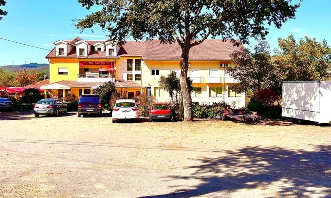 Montalegre Hotel | Residencial A Cista