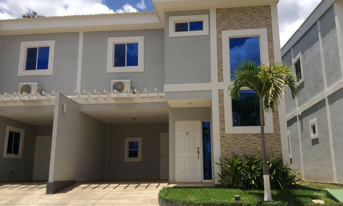 Managua Casa | Residencial Oasis en el corazón de Managua