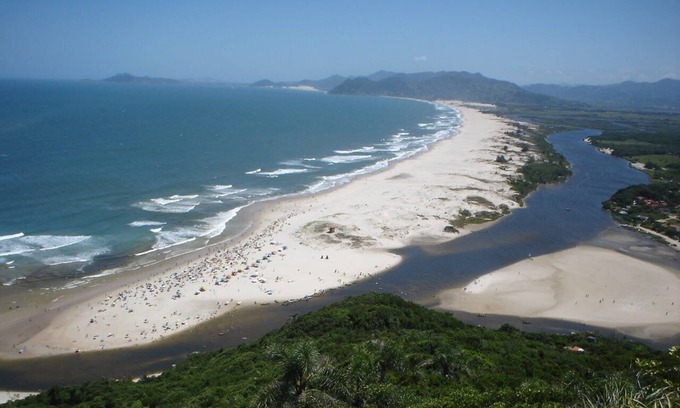 Guarda do Embau Apartamento | RESIDENCIAL PUNTA DE LOS CORALES - Óptima estructura en la Guarda do Embaú.