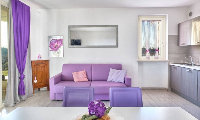 Montioni Apartamento | Residenza Pastrengo - apartment Lillà with pool and terrace