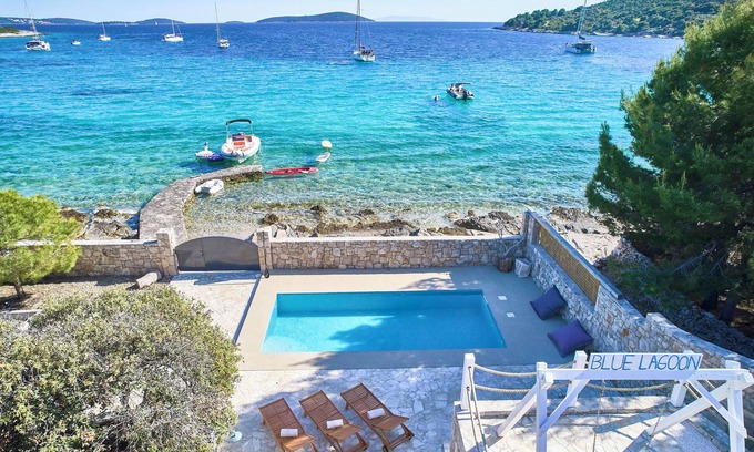 Veliki Drvenik Complejo | Resort Amalka Mare