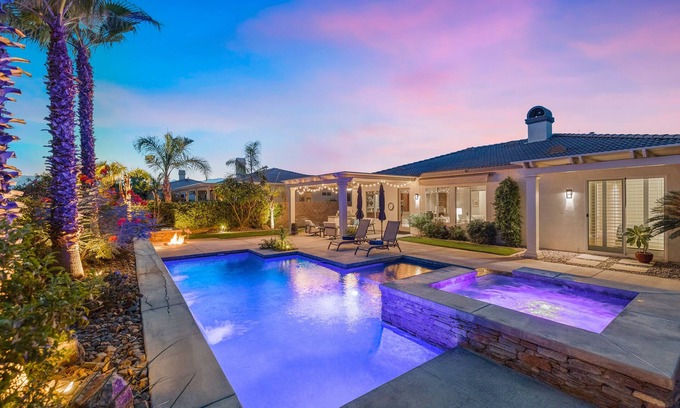 La Quinta Casa | Resort-like La Quinta Home w/amazing pool/spa & so much more (30+ day)