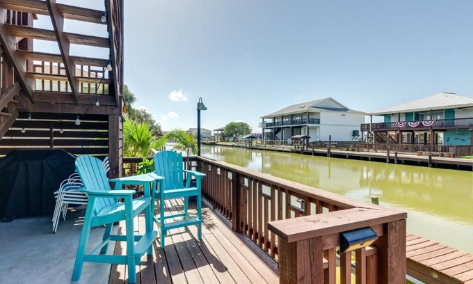 Rockport Casa | Resort Perks Waterfront Rockport Home!