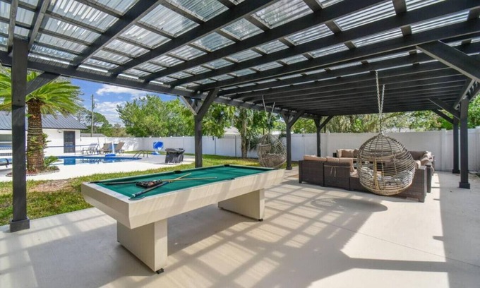 Thonotosassa Casa | Resort Style 5bedrooms/2bathrooms home with pool, Games and a pool table.