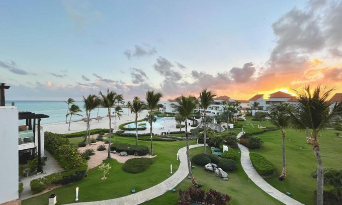 Cap Cana Marina Apartamento | resort style beach front condo on the top floor!