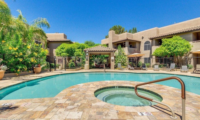Central Scottsdale Condominio | Resort Style Desert Living