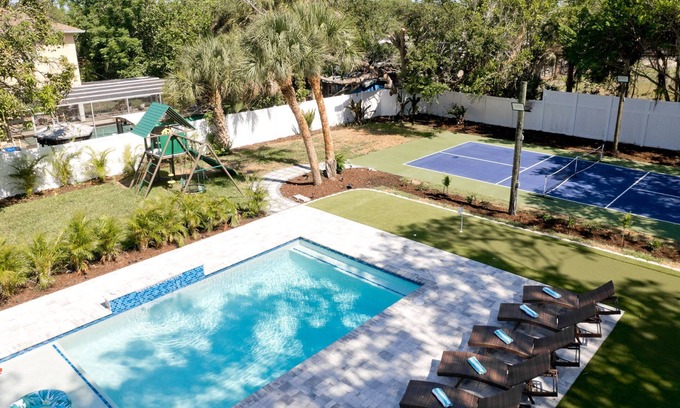 Ballentine Manor Estates Casa | Resort-style home with pickleball court, mini-golf, playground & large htd pool