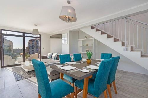 Century City Apartamento | Resort Style Penthouse - BackUp Power