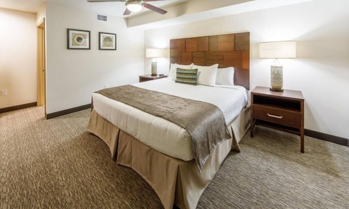 North Scottsdale Hotel | Resort Villa with Splash Zone, Balcony, Kitchen & Fun Activities l 2 Villas