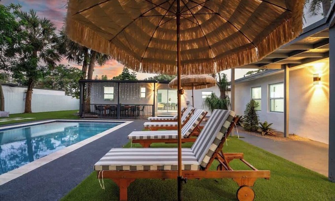 Pompano Beach Casa | ResortVilla Compound 6BR 2Houses