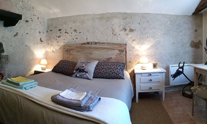 Lachaux Casa | Descansa y disfruta de la Gîte du Petit Puits. Usted está en su casa !