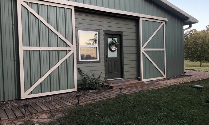 Brenham Casa | Rest and Renewal for you! Just 3 miles to Brenham