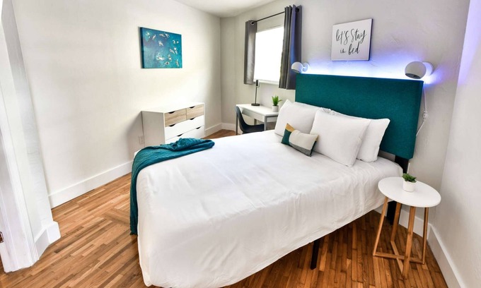 The Roads Condominio | ✨Rest + EAT + SHOP | NEW ONE BEDROOM PLUS FREE PARKING