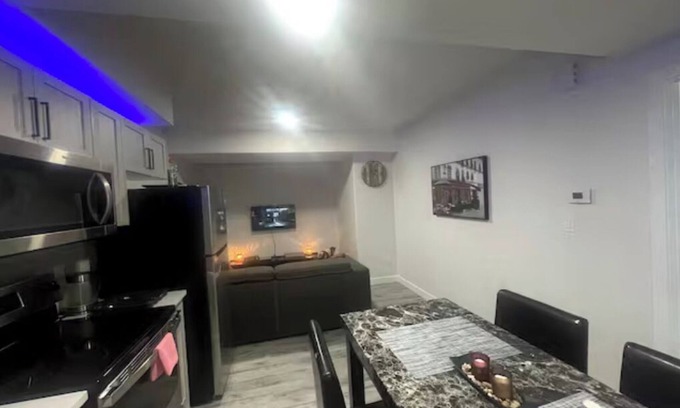 West Edmonton Casa | Rest Haven - 10 mins from West Edmonton Mall