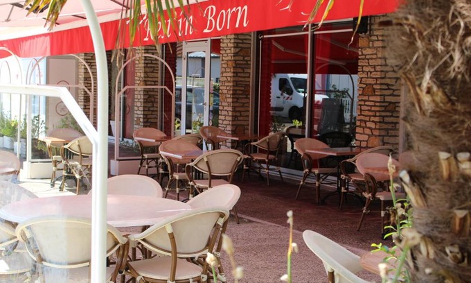 Parentis-en-Born Hotel | Rest 'In Born
