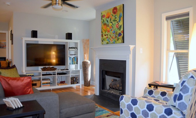 Huger Casa | ¡Kayaks, koi, jardín y más! Preciosa casa de huéspedes cerca de Charleston!
