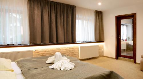 Zlin Casa | Restaurace a penzion pod hradem