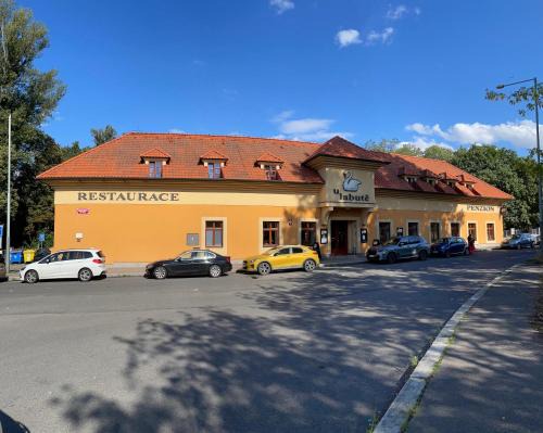 Krc Casa | Restaurace a Penzion U Labutě