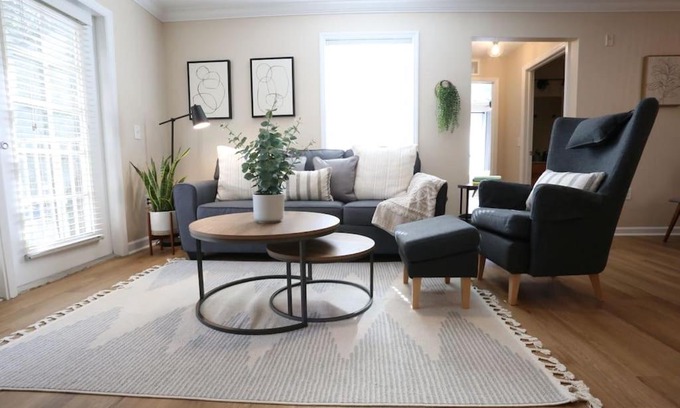 Gainesville Casa | Restful Refuge 2 BR Boutique Condo w Pool & Gym