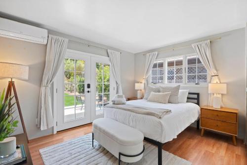 University City Casa | Restful Retreat on Robbins by Cardo