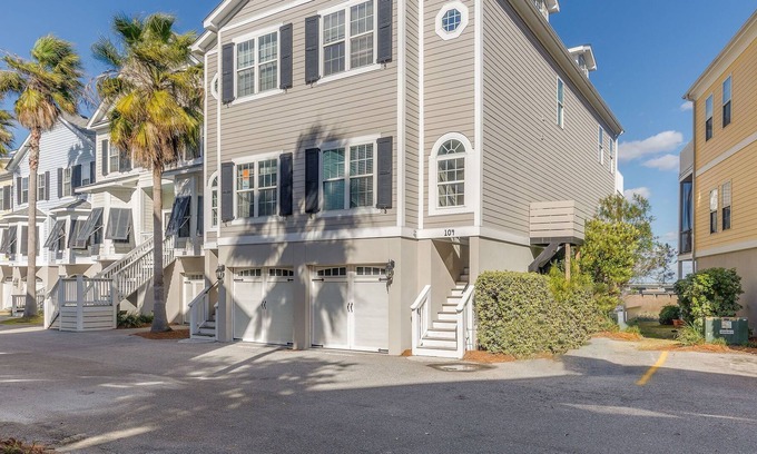 Waters Edge Casa | *Resting Beach Place* Waters Edge - Close to Everything on Folly